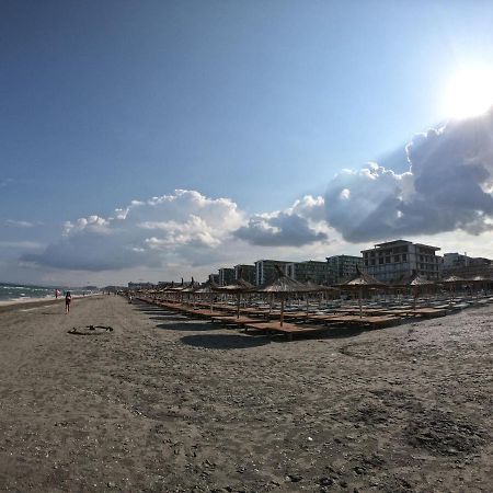 Aloha Apartment Năvodari Екстериор снимка